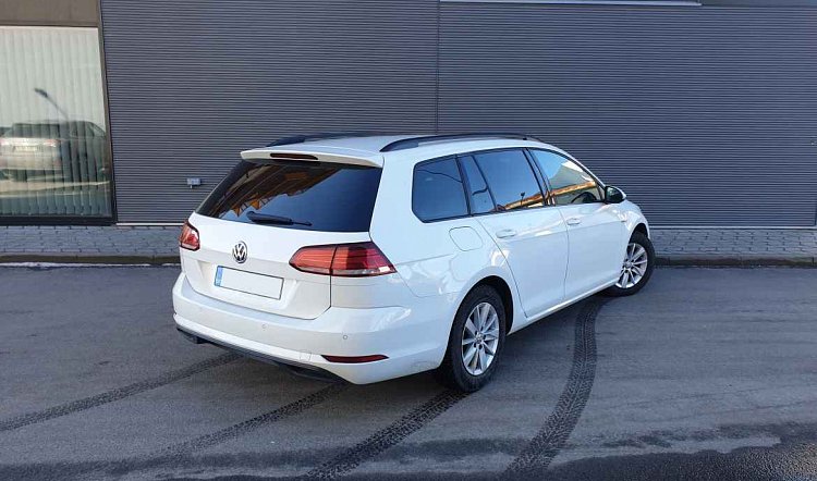 Facelift VW Golf rental car for rent Bolt Tallinn