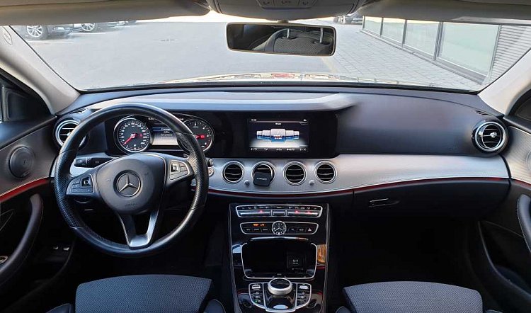 Premium Mercedes E-class car rent Bolt Tallinn